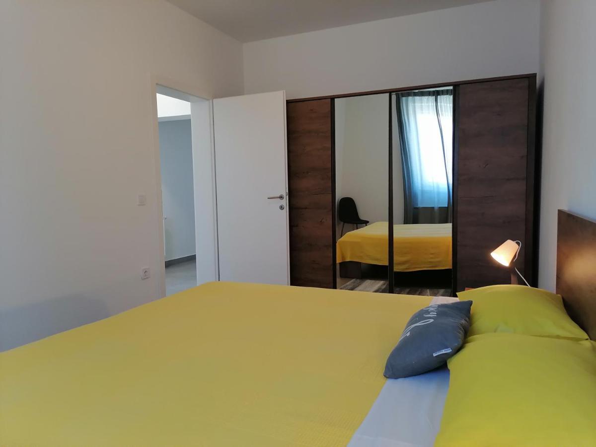 Holiday Apartment Dunja Pola Esterno foto
