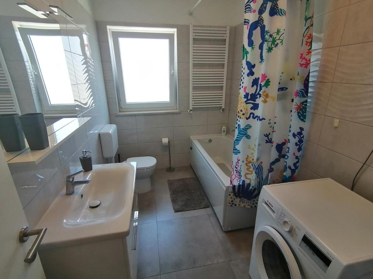Holiday Apartment Dunja Pola Esterno foto